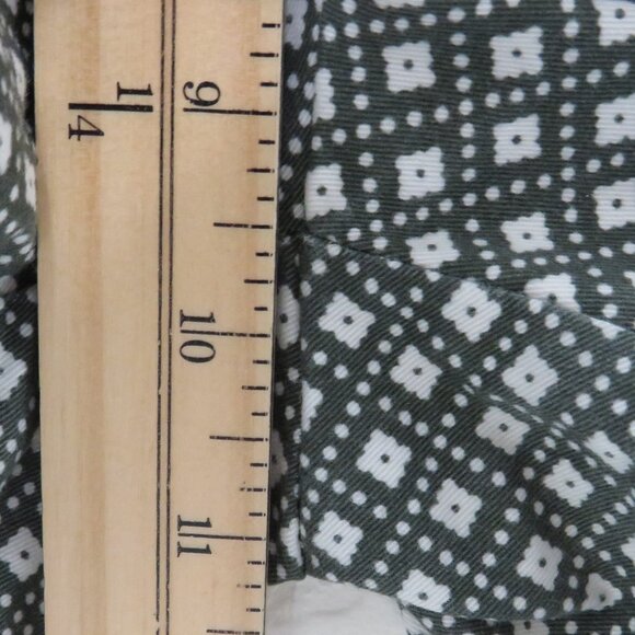 GAP* Women's 1.5" Belt Loop Hidden Hook/Zip Closure City 3" Shorts~ Size 6 - Picture 6 of 11